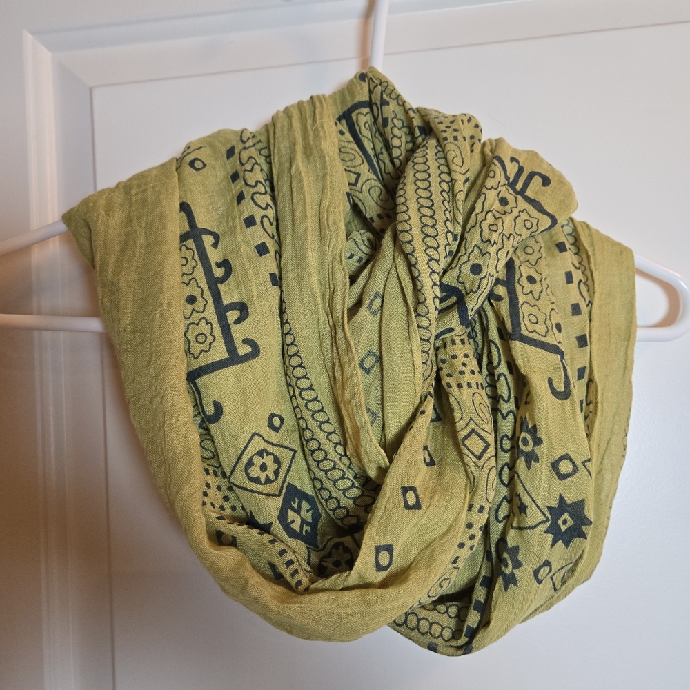 Green Patterned Scarf